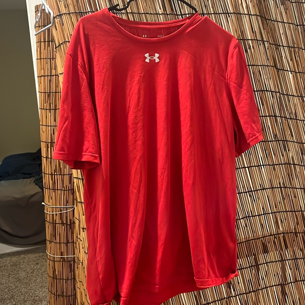 Men’s under armor shirt